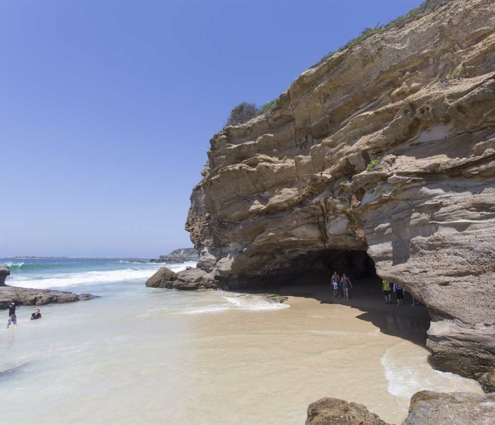 Caves Beach Holidays